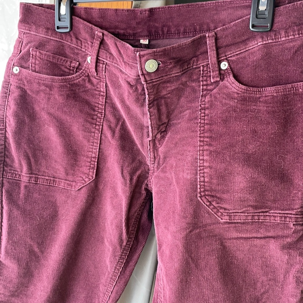 Levi’s Corduroys maroon skinny leg pant